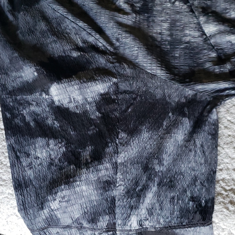 NWOT Gymshark Elevate Woven Lightweight Full Zip Jacket in Coin Grey Spray Dye - Picture 4 of 16